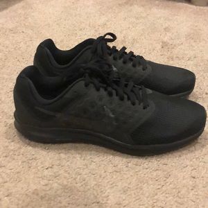 Brand new Nike women’s sneakers 8.5